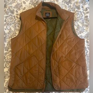 Tan size large quilted vest. New no tags!!